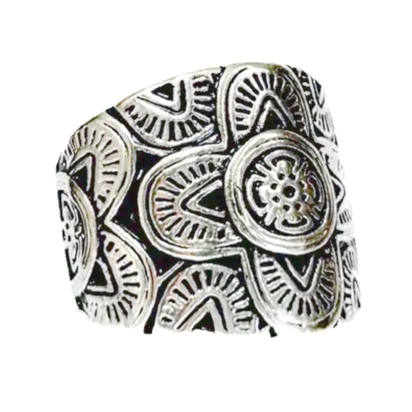 Sam Edelman Jewelry - NEW - Boho Chic Intricate Fooral Mandala Embossed Silver Cigar Band Ring - Sz 7